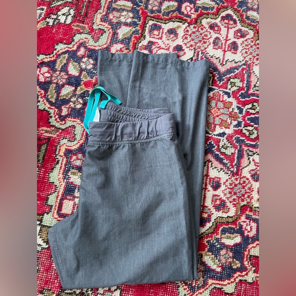 Figs gray Livingston scrub pant tall - Picture 4 of 4